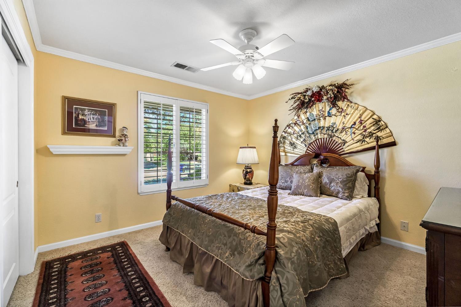 9452 N Madison Ridge Rd, Fresno, CA 93720
