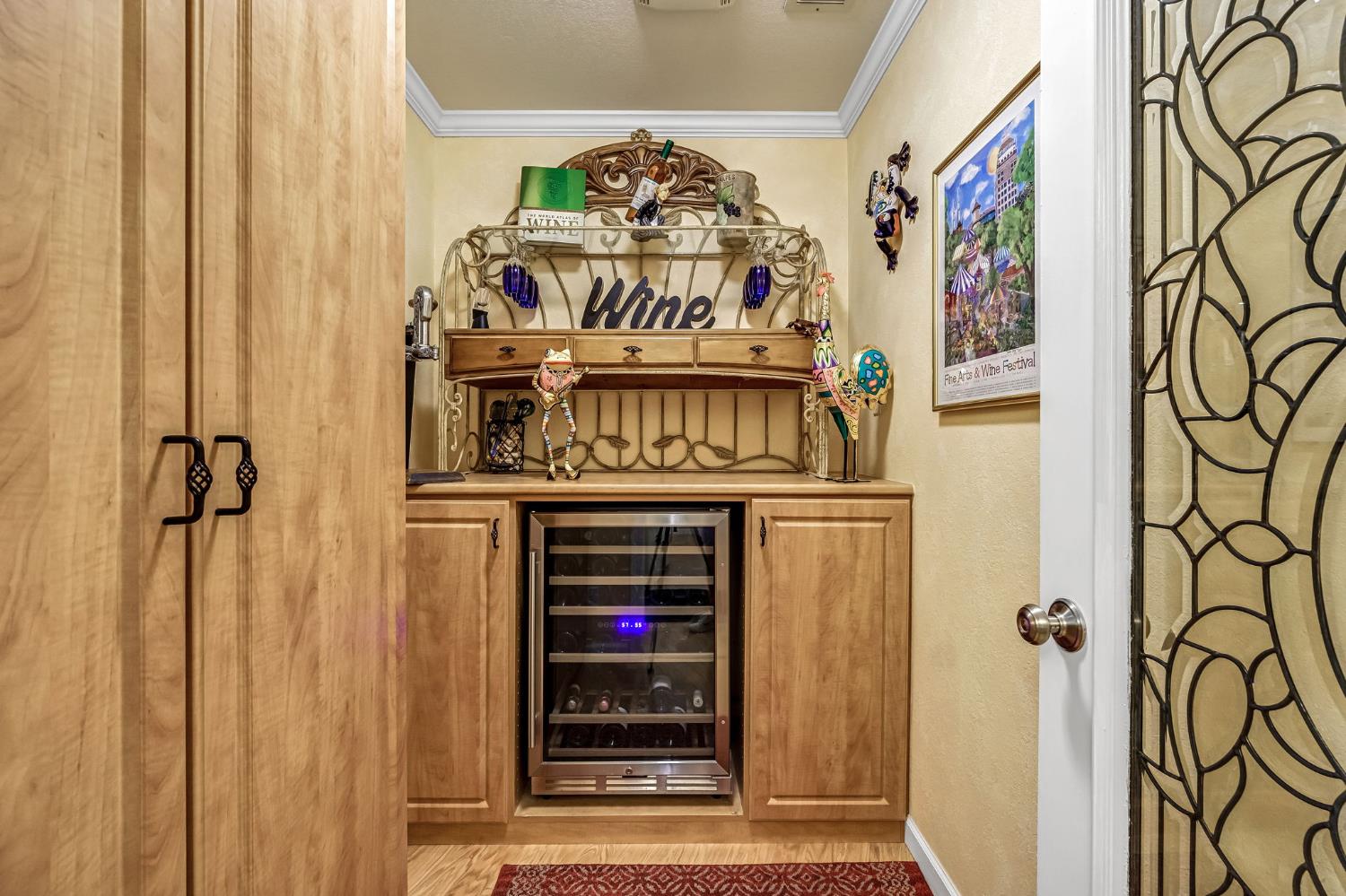 9452 N Madison Ridge Rd, Fresno, CA 93720