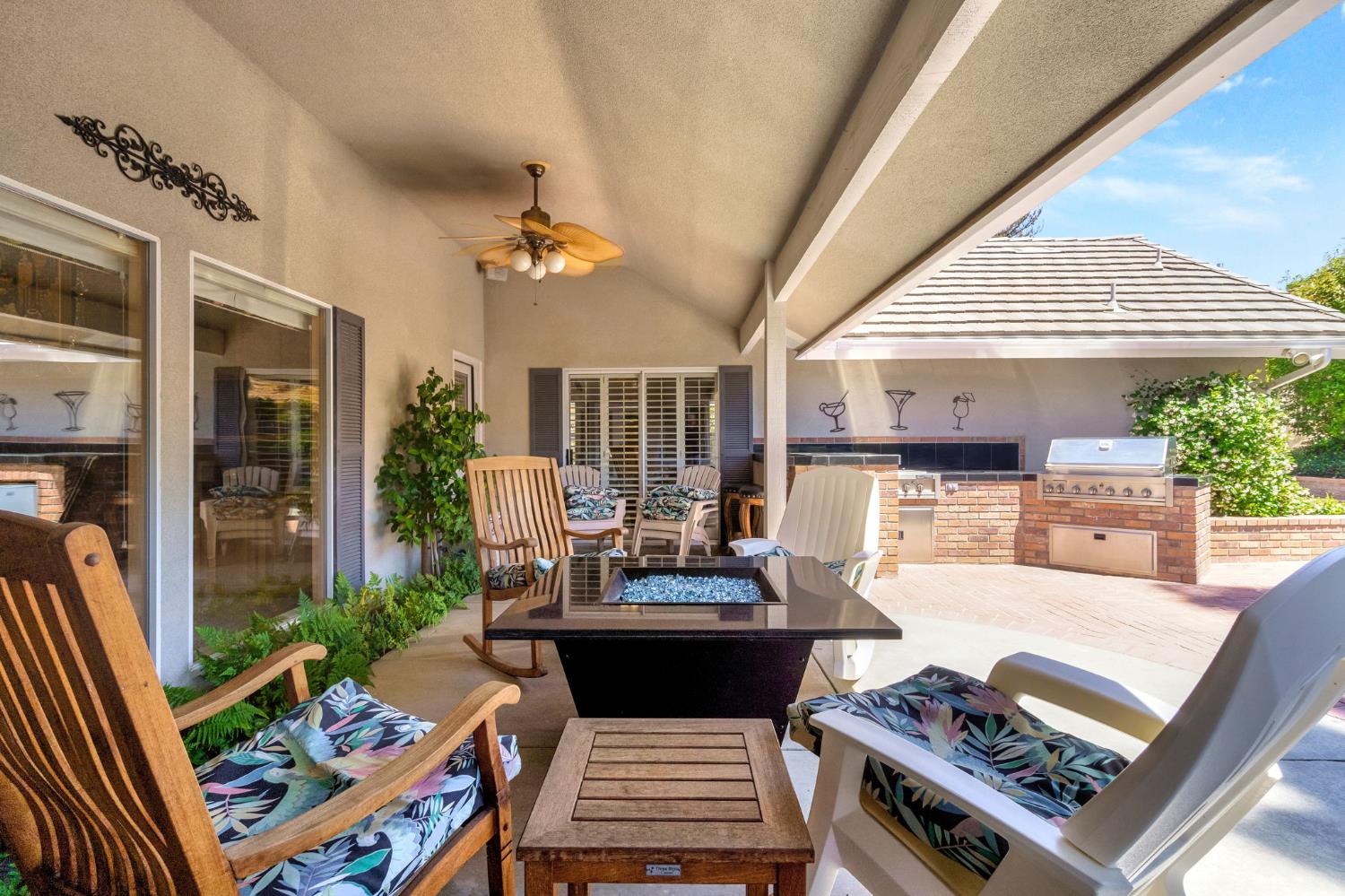 9452 N Madison Ridge Rd, Fresno, CA 93720