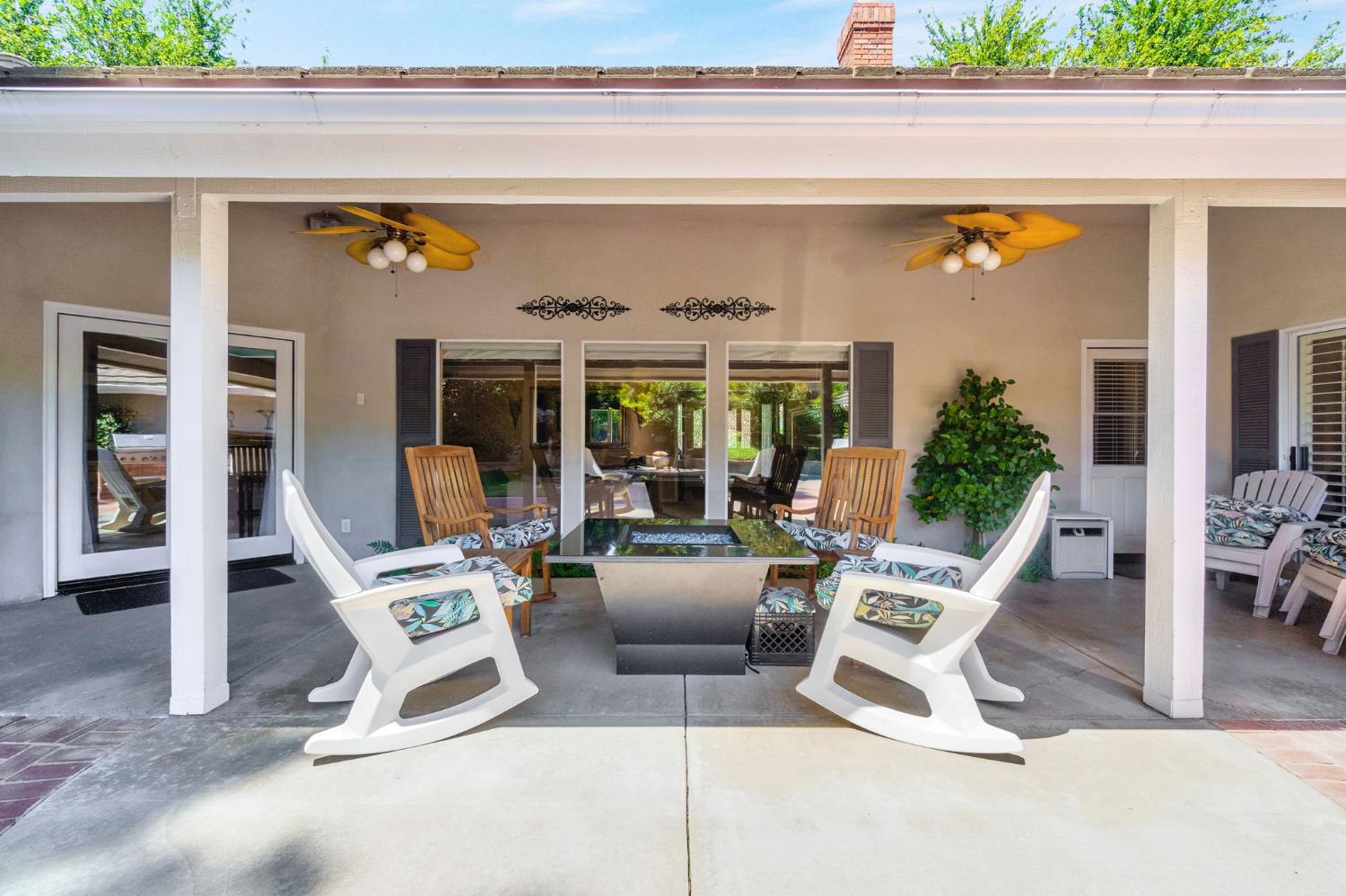 9452 N Madison Ridge Rd, Fresno, CA 93720