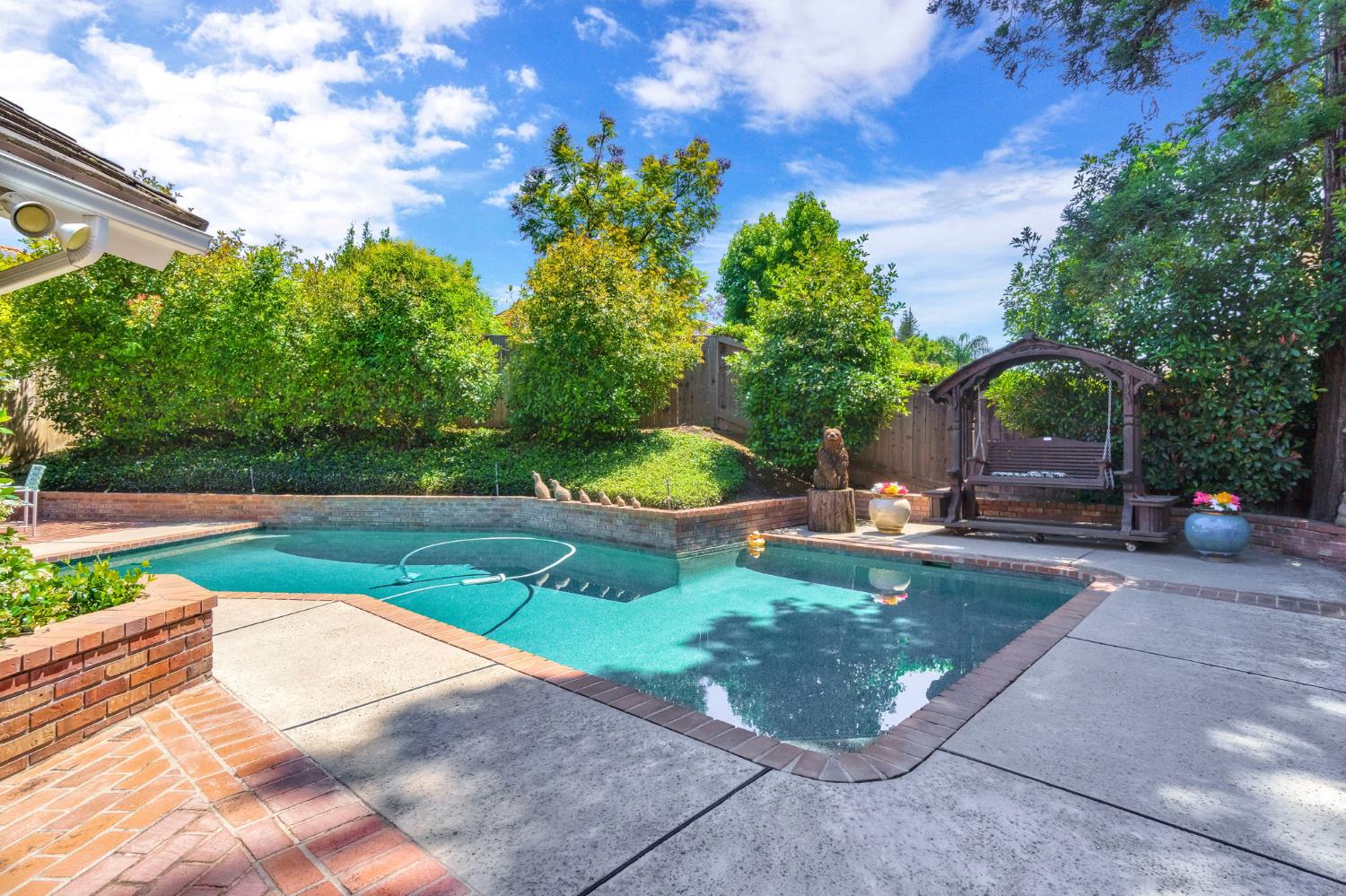 9452 N Madison Ridge Rd, Fresno, CA 93720