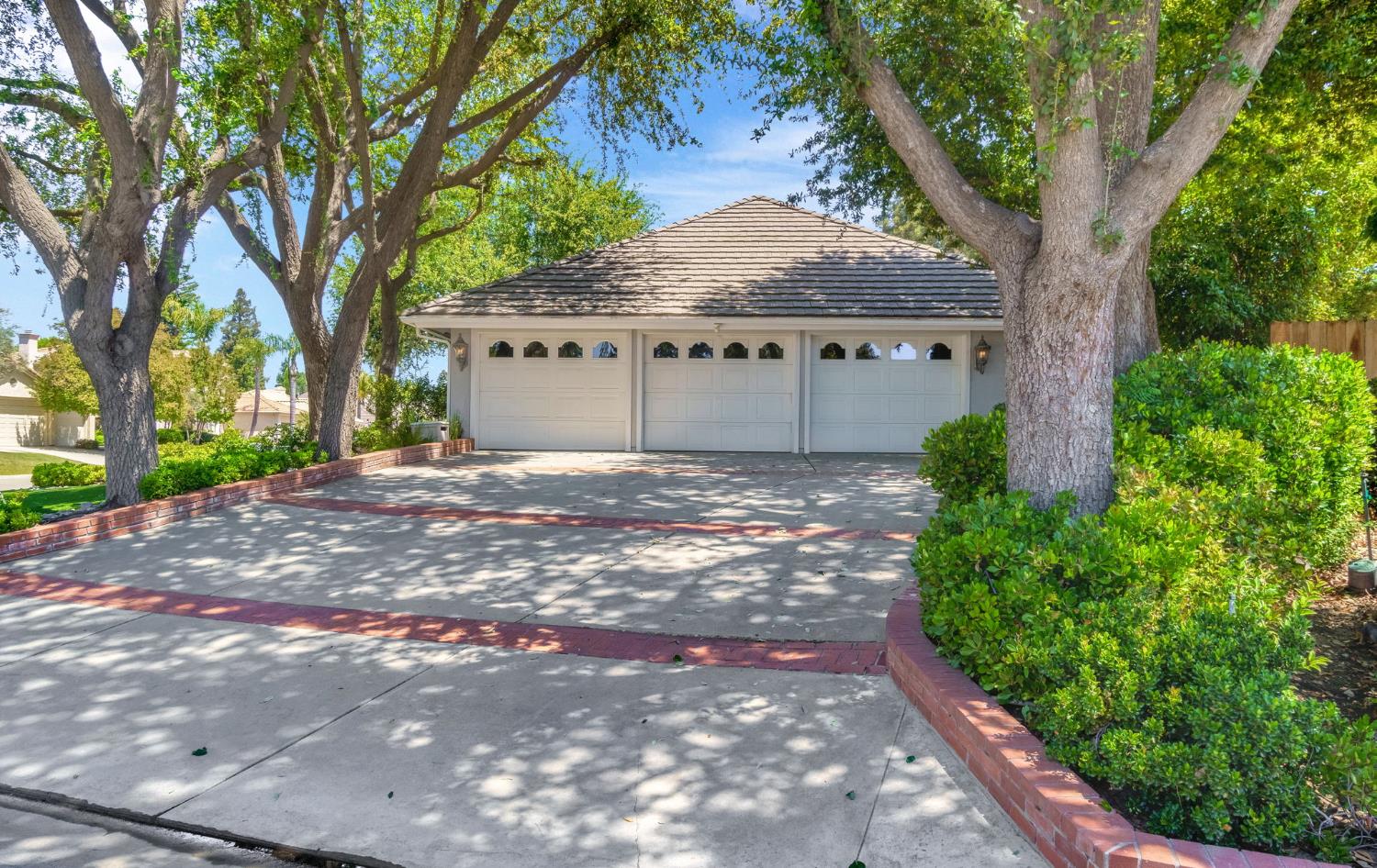9452 N Madison Ridge Rd, Fresno, CA 93720