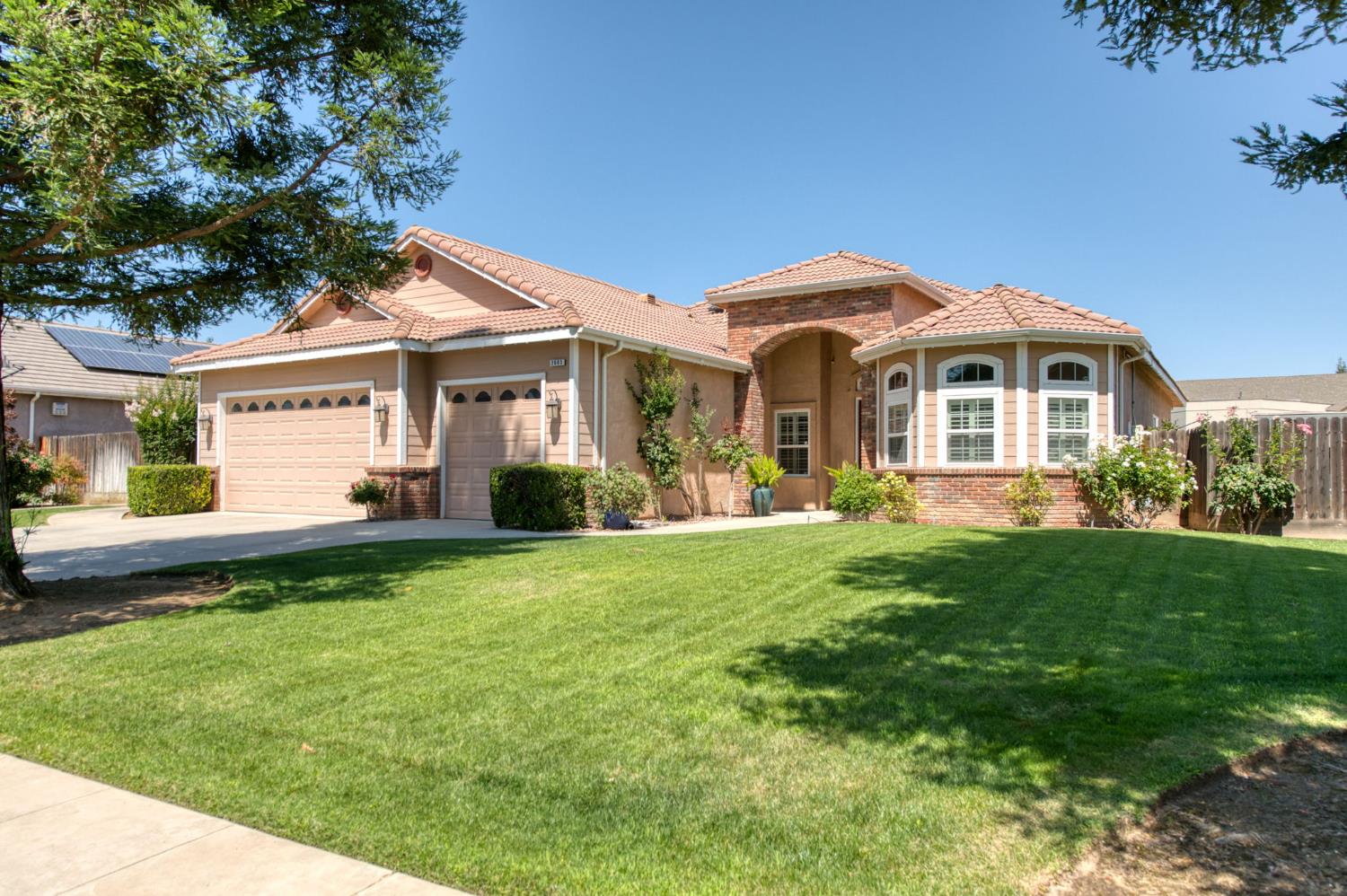 2665 Cypress Ave, Clovis, CA 93611