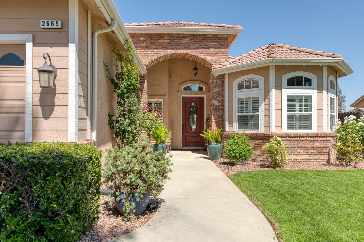 2665 Cypress Ave, Clovis, CA 93611