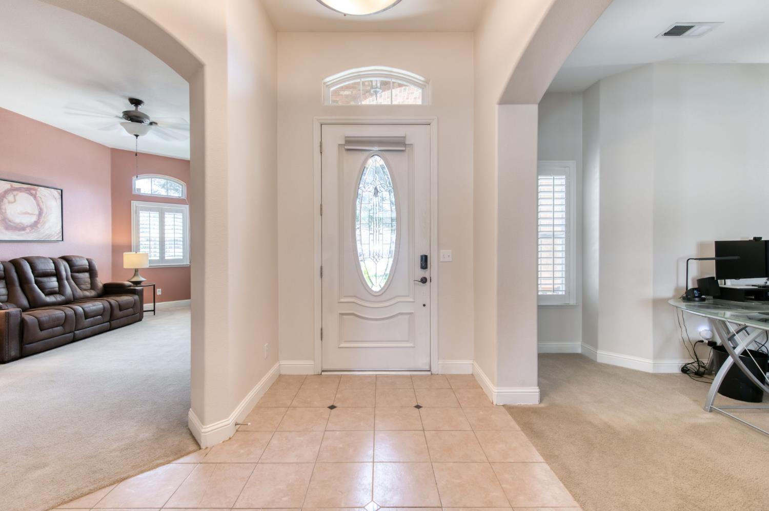 2665 Cypress Ave, Clovis, CA 93611