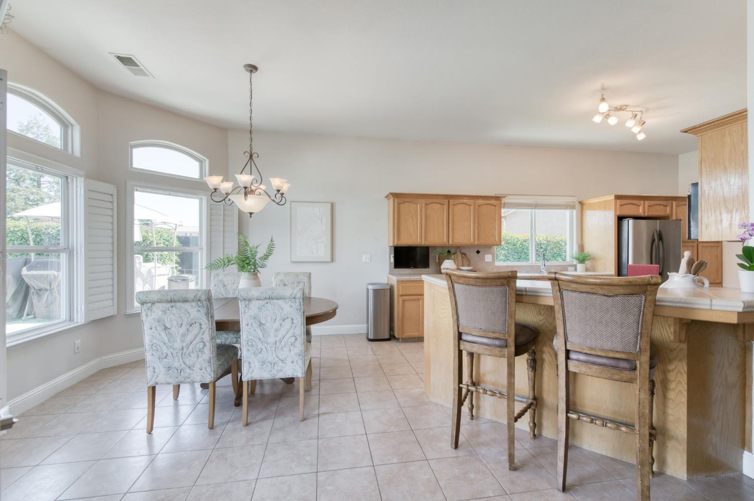 2665 Cypress Ave, Clovis, CA 93611