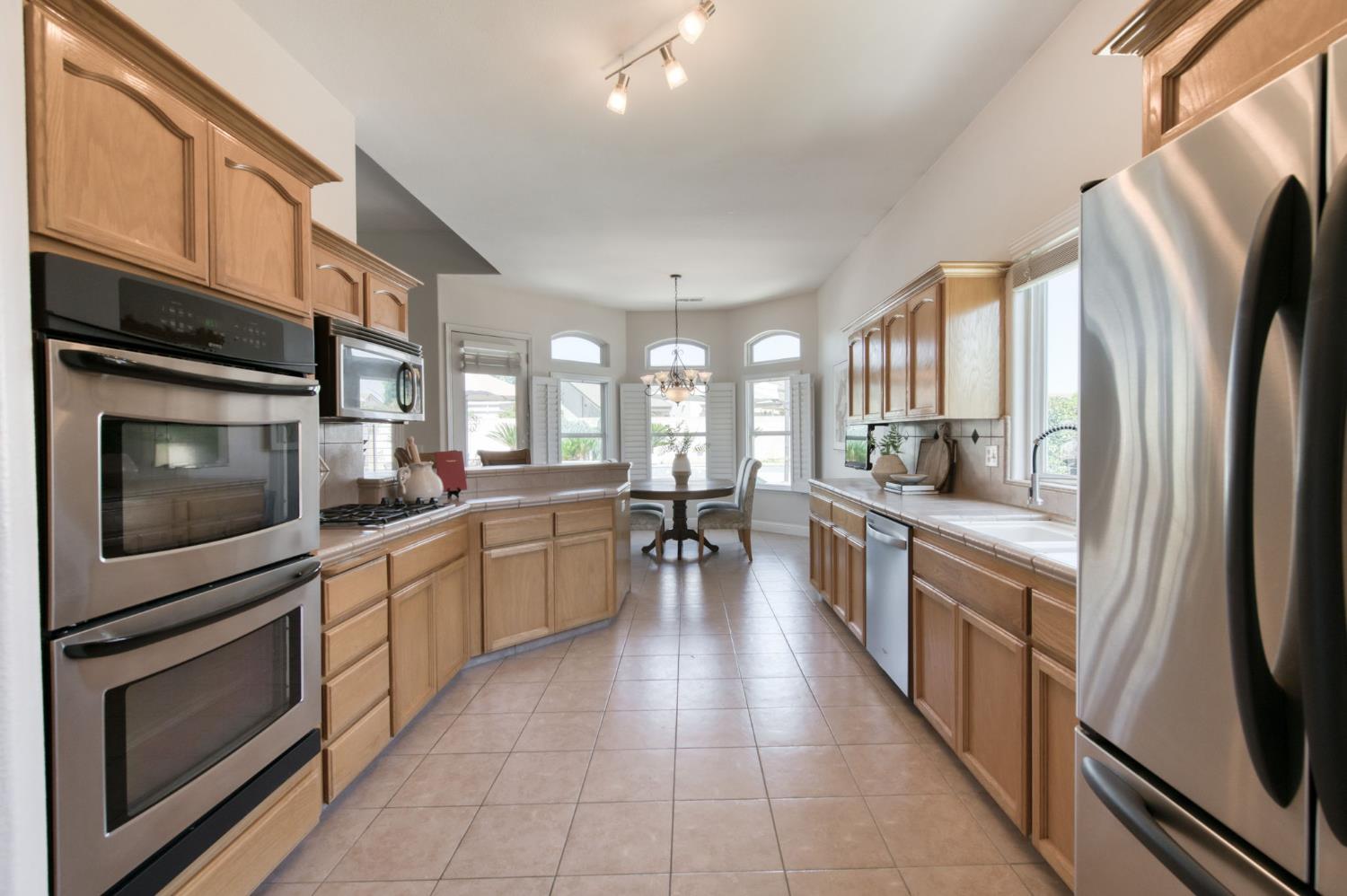 2665 Cypress Ave, Clovis, CA 93611