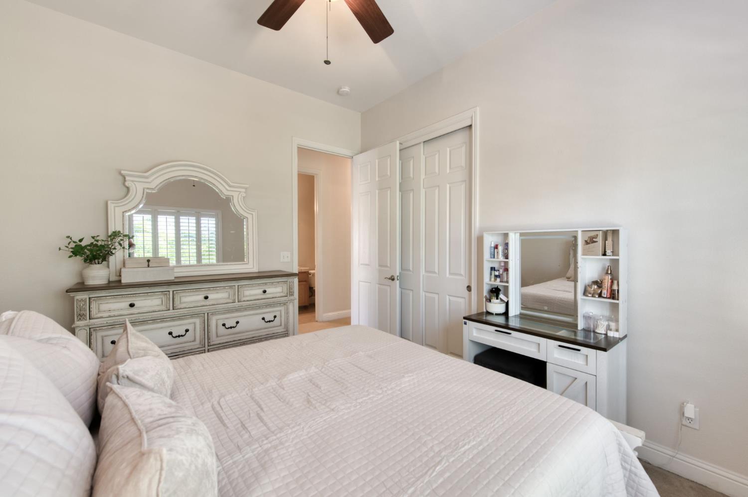 2665 Cypress Ave, Clovis, CA 93611