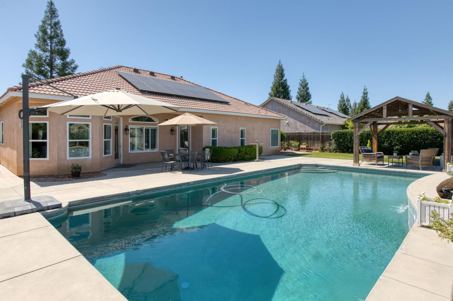 2665 Cypress Ave, Clovis, CA 93611