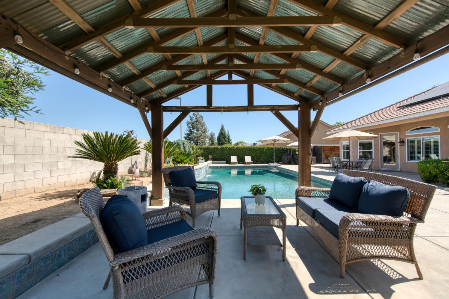 2665 Cypress Ave, Clovis, CA 93611