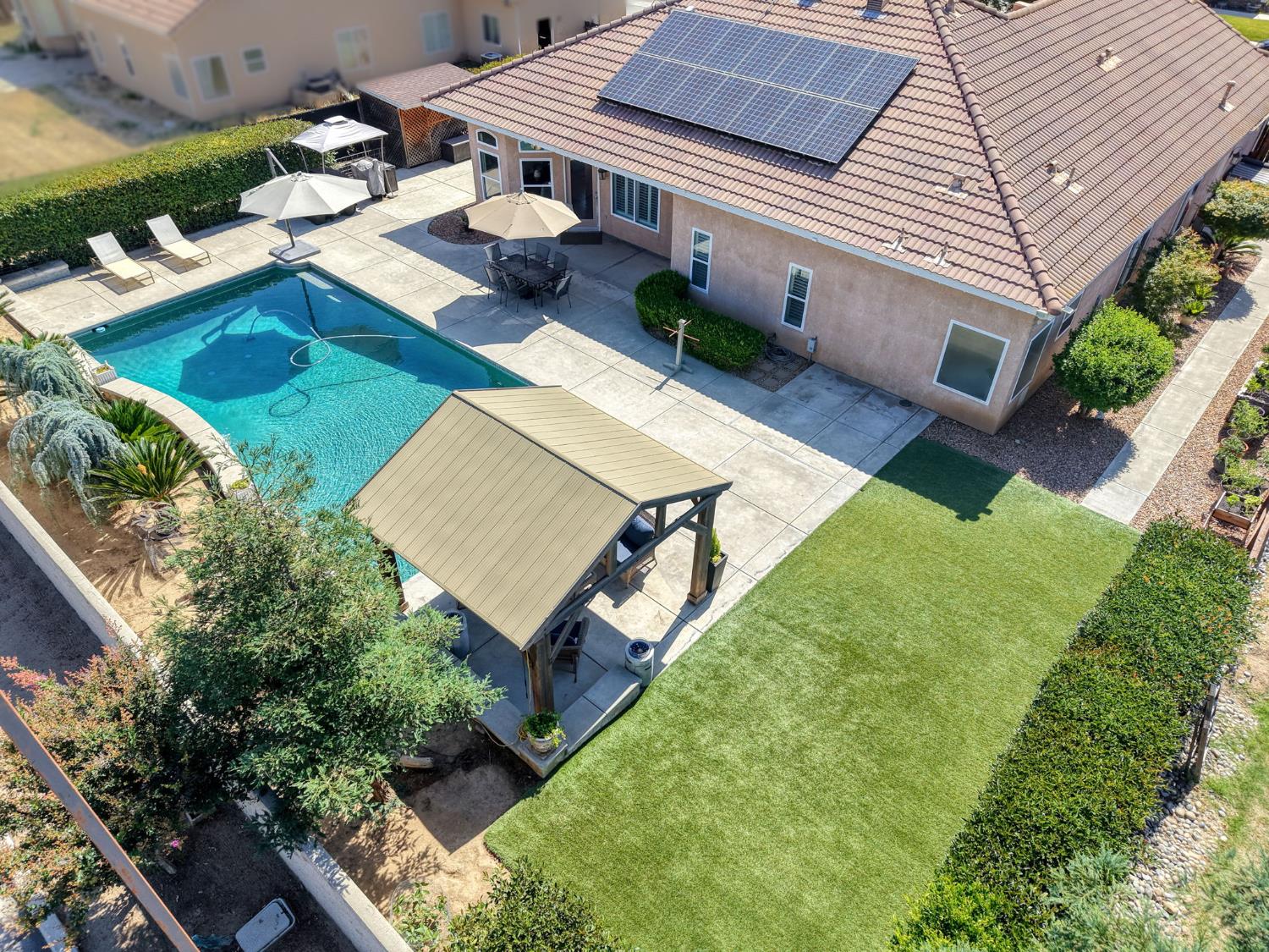 2665 Cypress Ave, Clovis, CA 93611