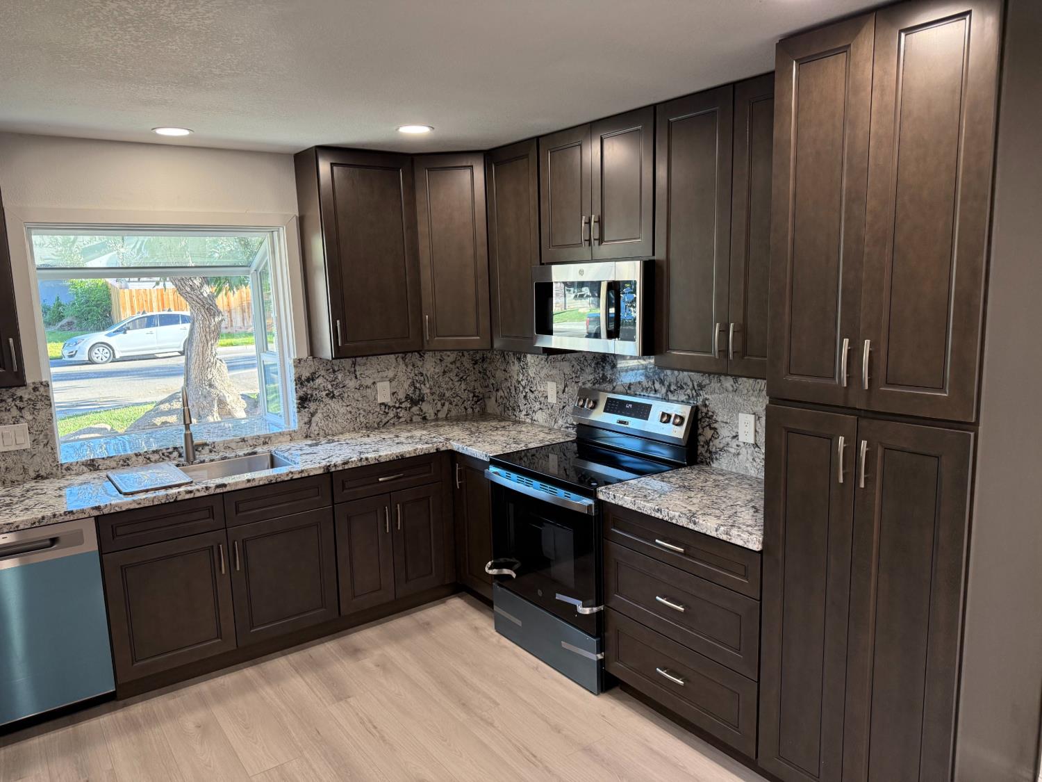 1578 E Serena Ave, Fresno, CA 93720