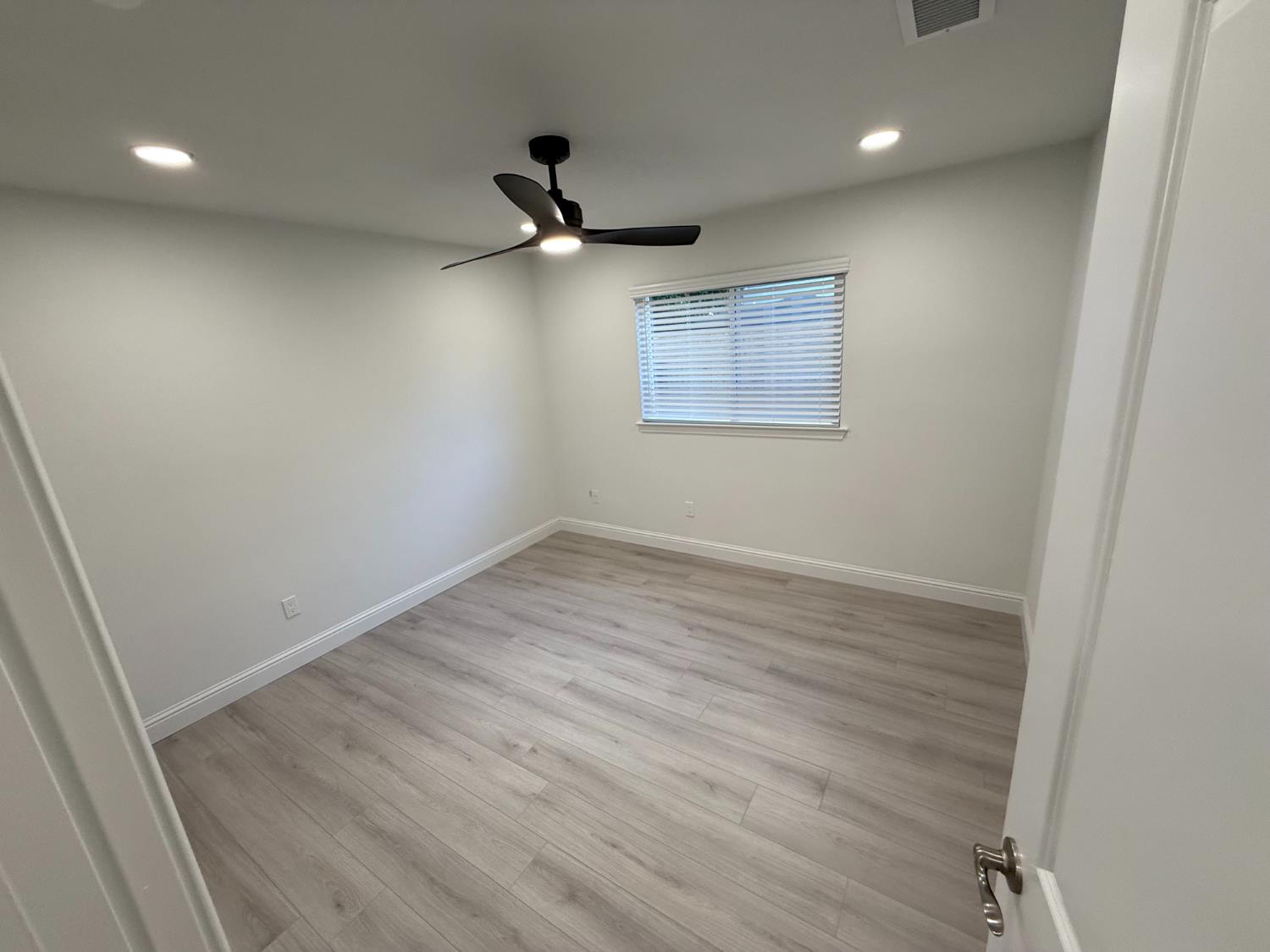 1578 E Serena Ave, Fresno, CA 93720