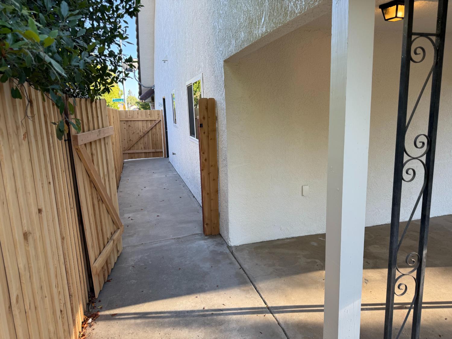 1578 E Serena Ave, Fresno, CA 93720