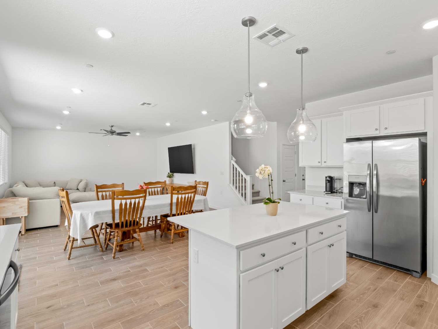 4086 Sagebrush Rd, Madera, CA 93636