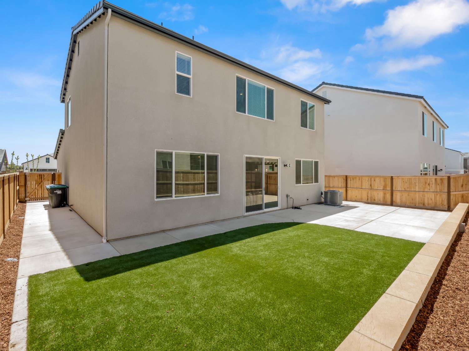 4086 Sagebrush Rd, Madera, CA 93636