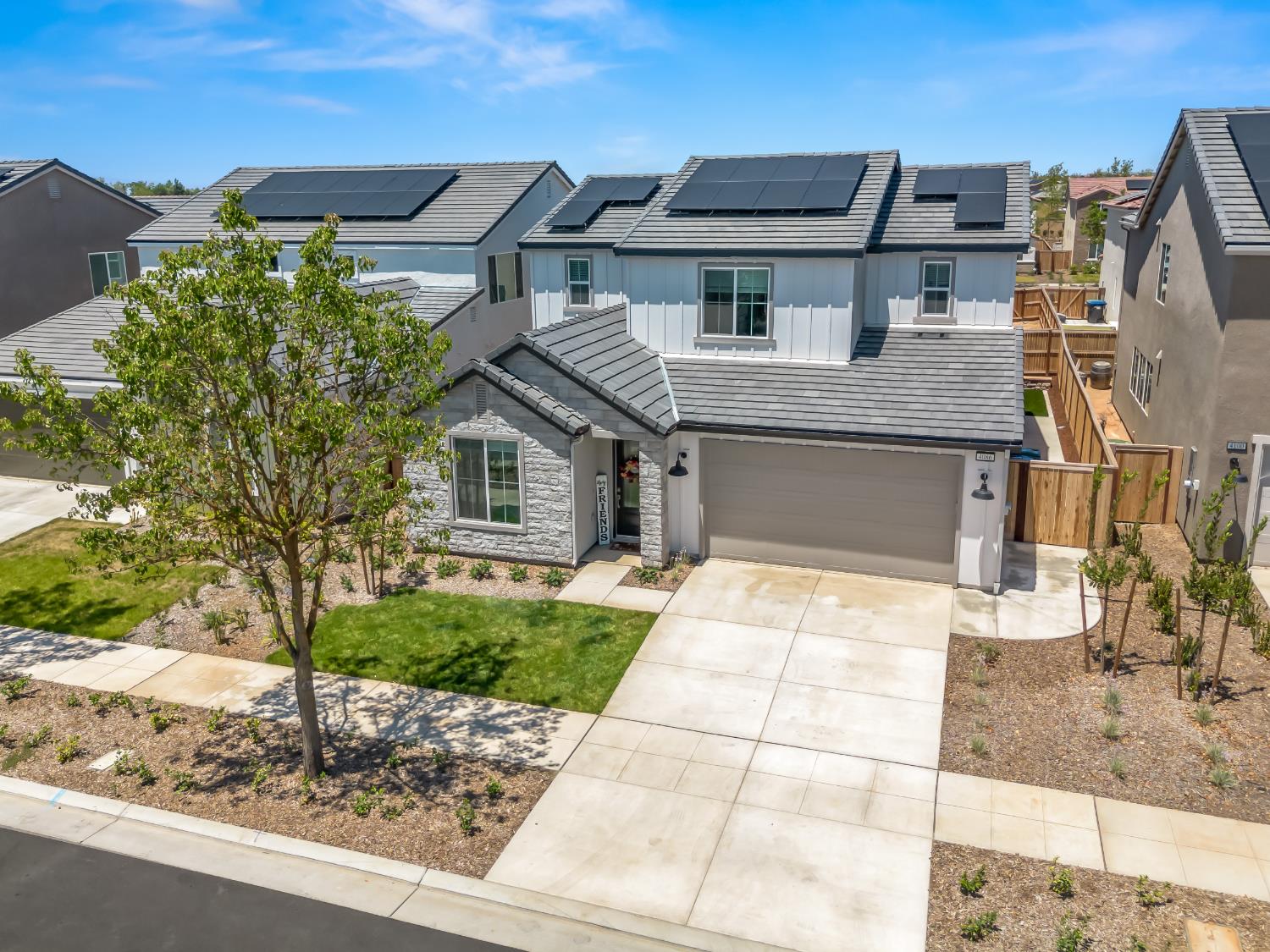 4086 Sagebrush Rd, Madera, CA 93636