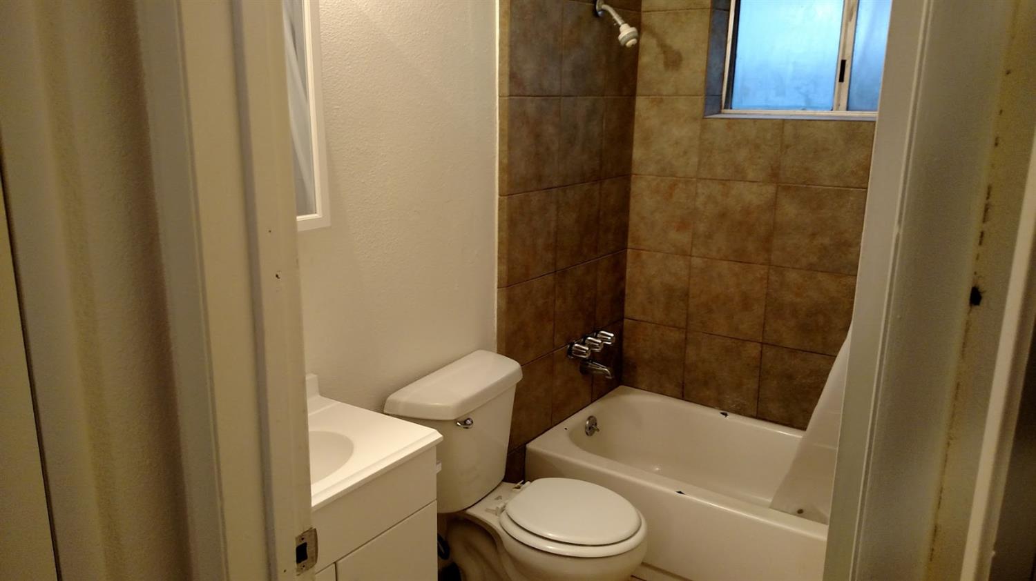339 E Garland Ave, Fresno, CA 93704