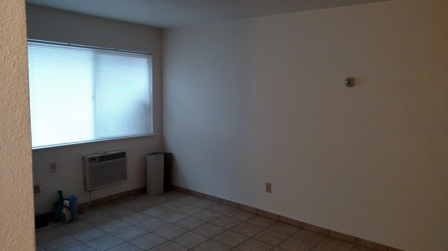 339 E Garland Ave, Fresno, CA 93704