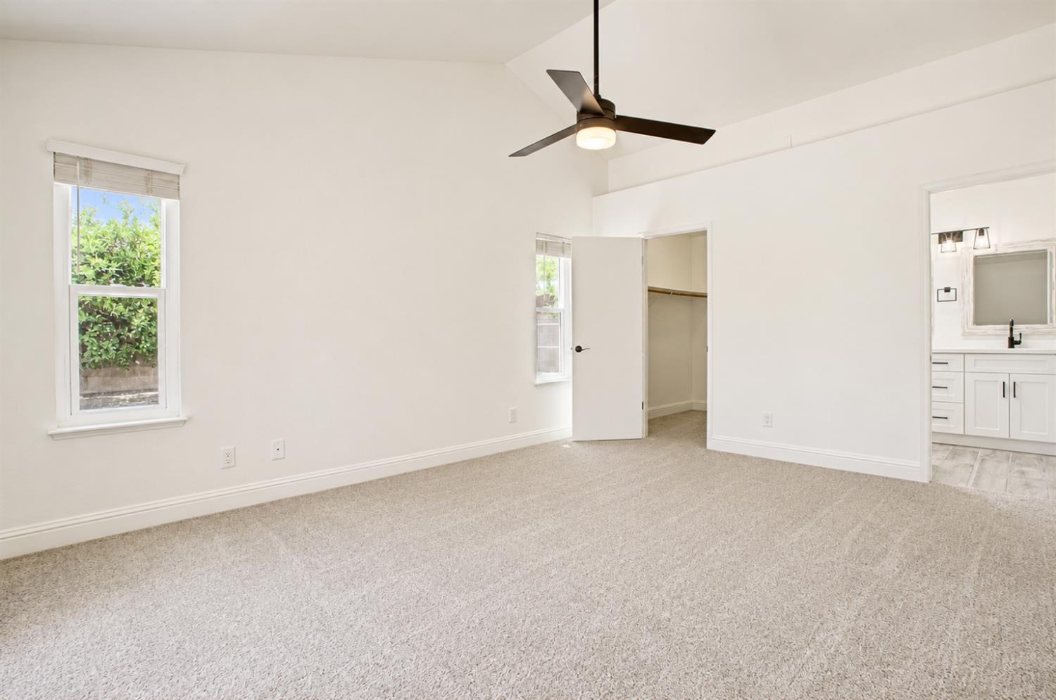 2566 Menlo Ave, Clovis, CA 93611
