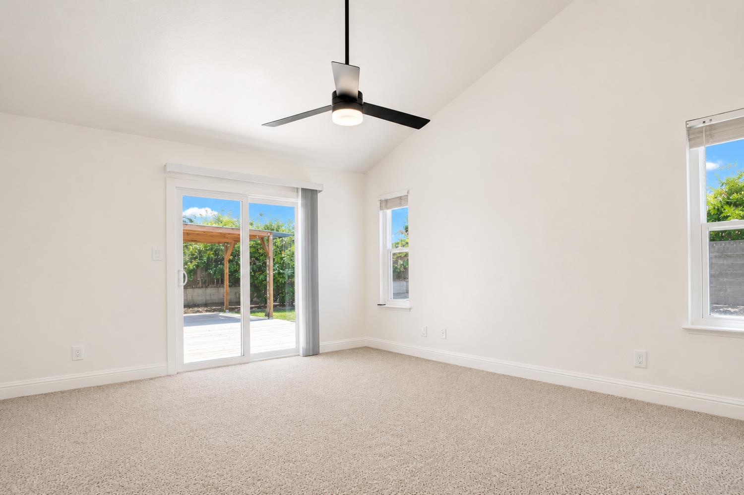 2566 Menlo Ave, Clovis, CA 93611