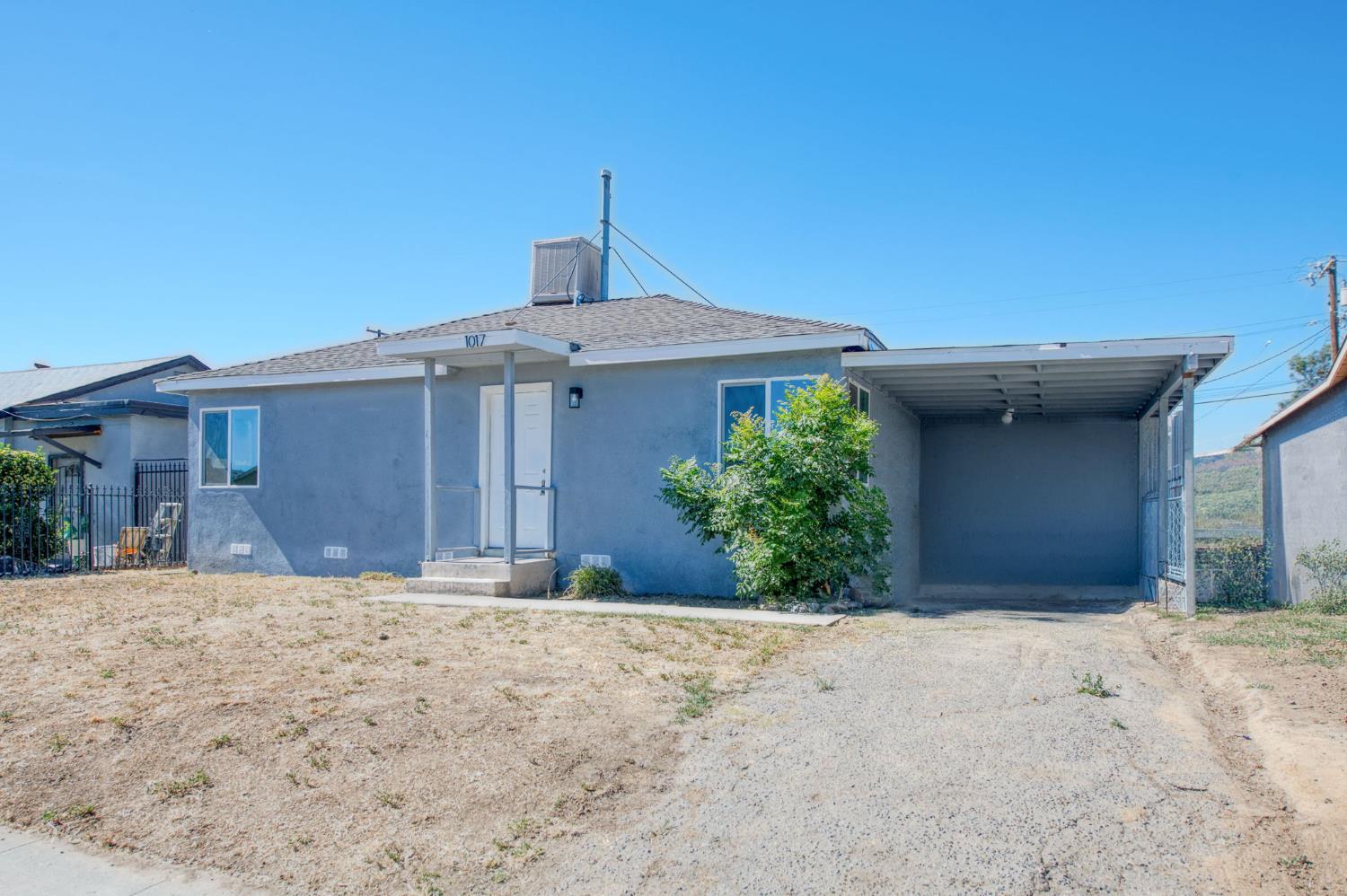 1017 E Vine Ave, Fresno, CA 93706