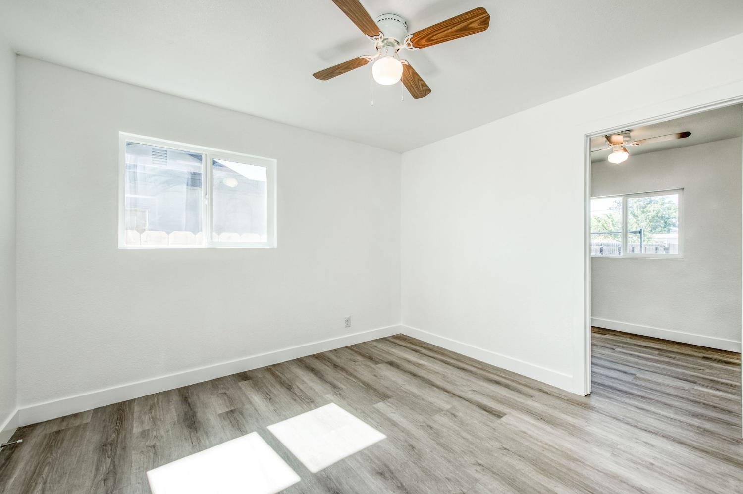 1017 E Vine Ave, Fresno, CA 93706