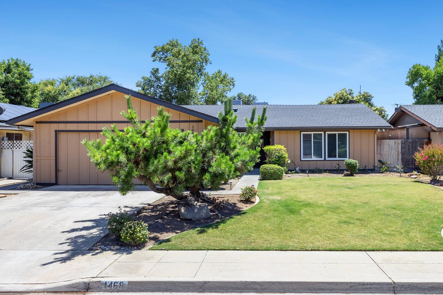 1468 Morris Ave, Clovis, CA 93611