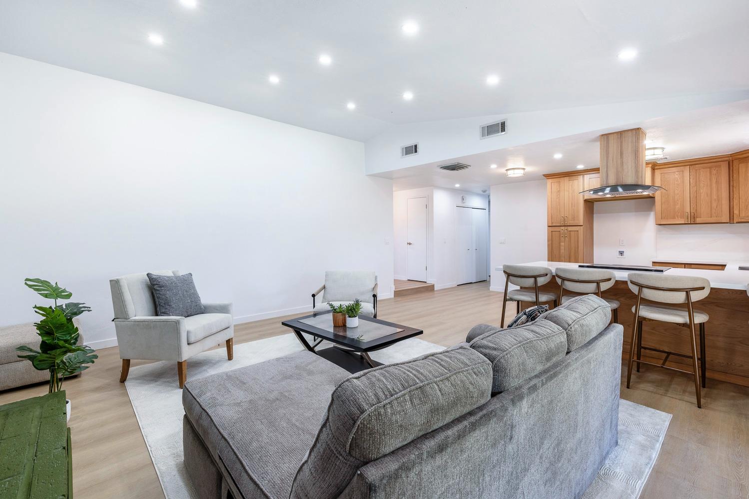 1468 Morris Ave, Clovis, CA 93611