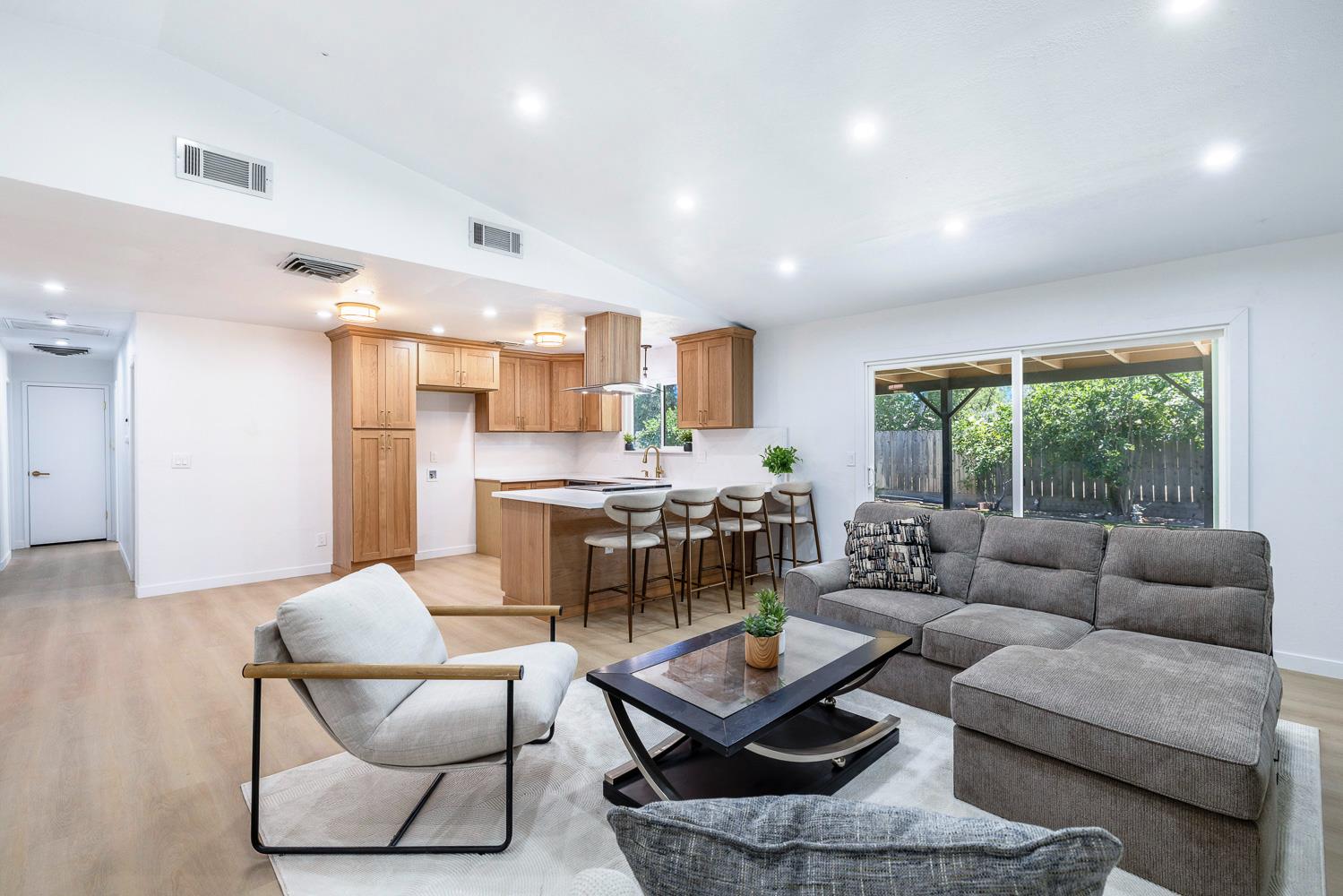 1468 Morris Ave, Clovis, CA 93611