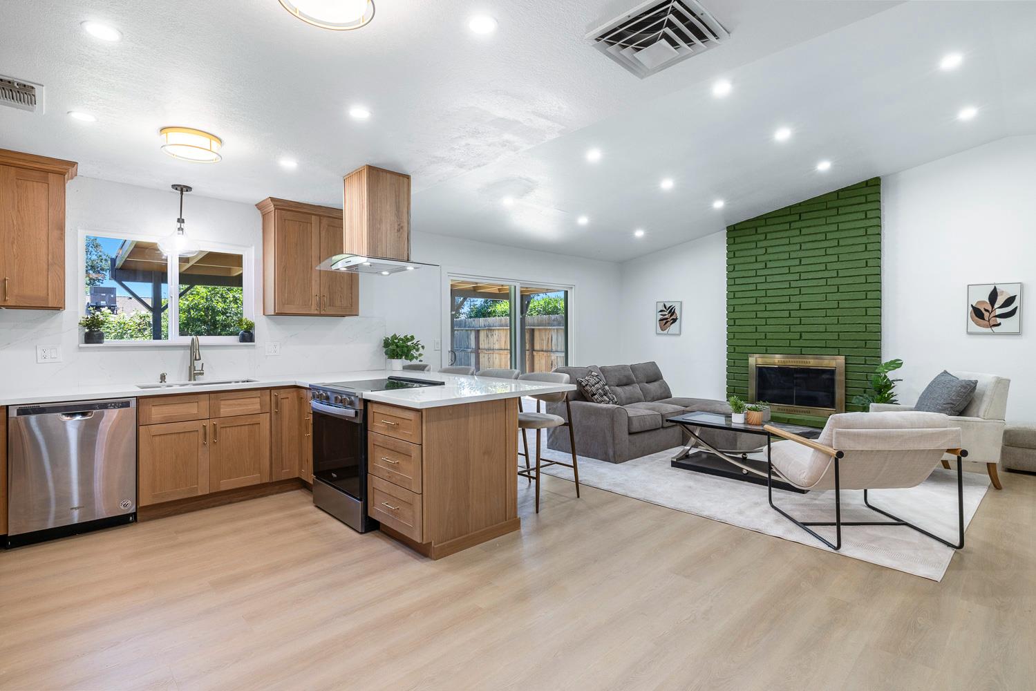 1468 Morris Ave, Clovis, CA 93611