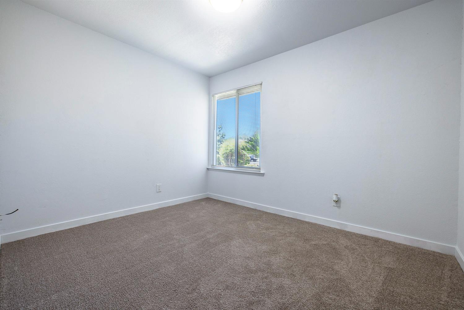 1468 Morris Ave, Clovis, CA 93611