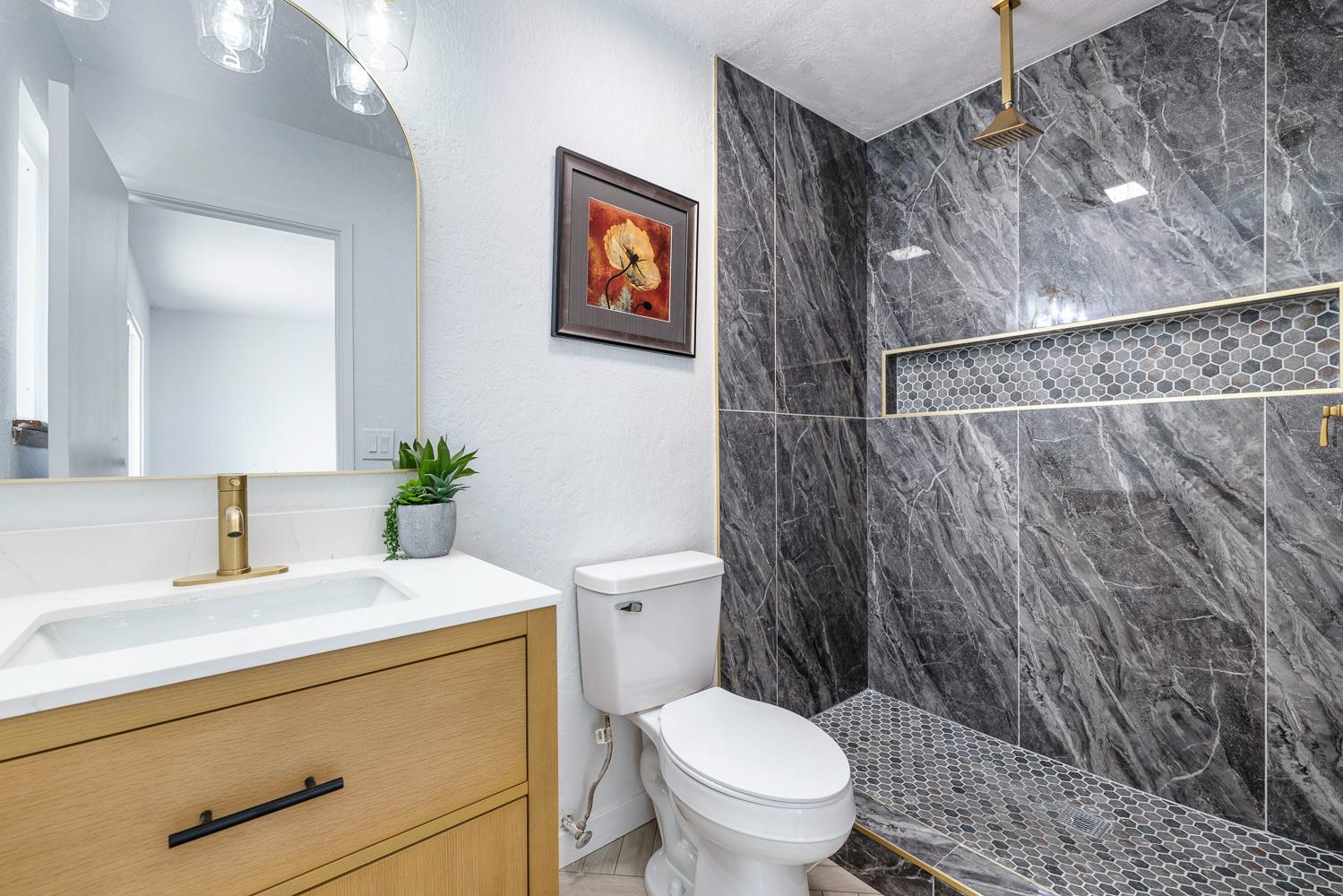 1468 Morris Ave, Clovis, CA 93611