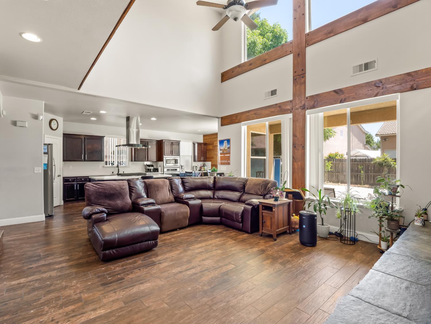 2686 Robinwood Ave, Clovis, CA 93611