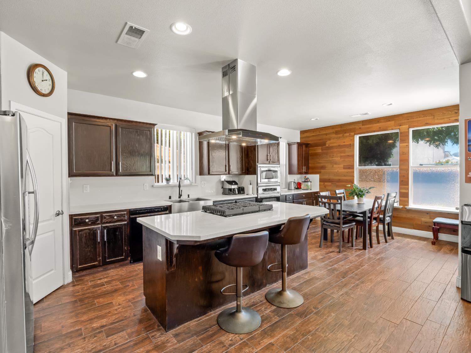 2686 Robinwood Ave, Clovis, CA 93611