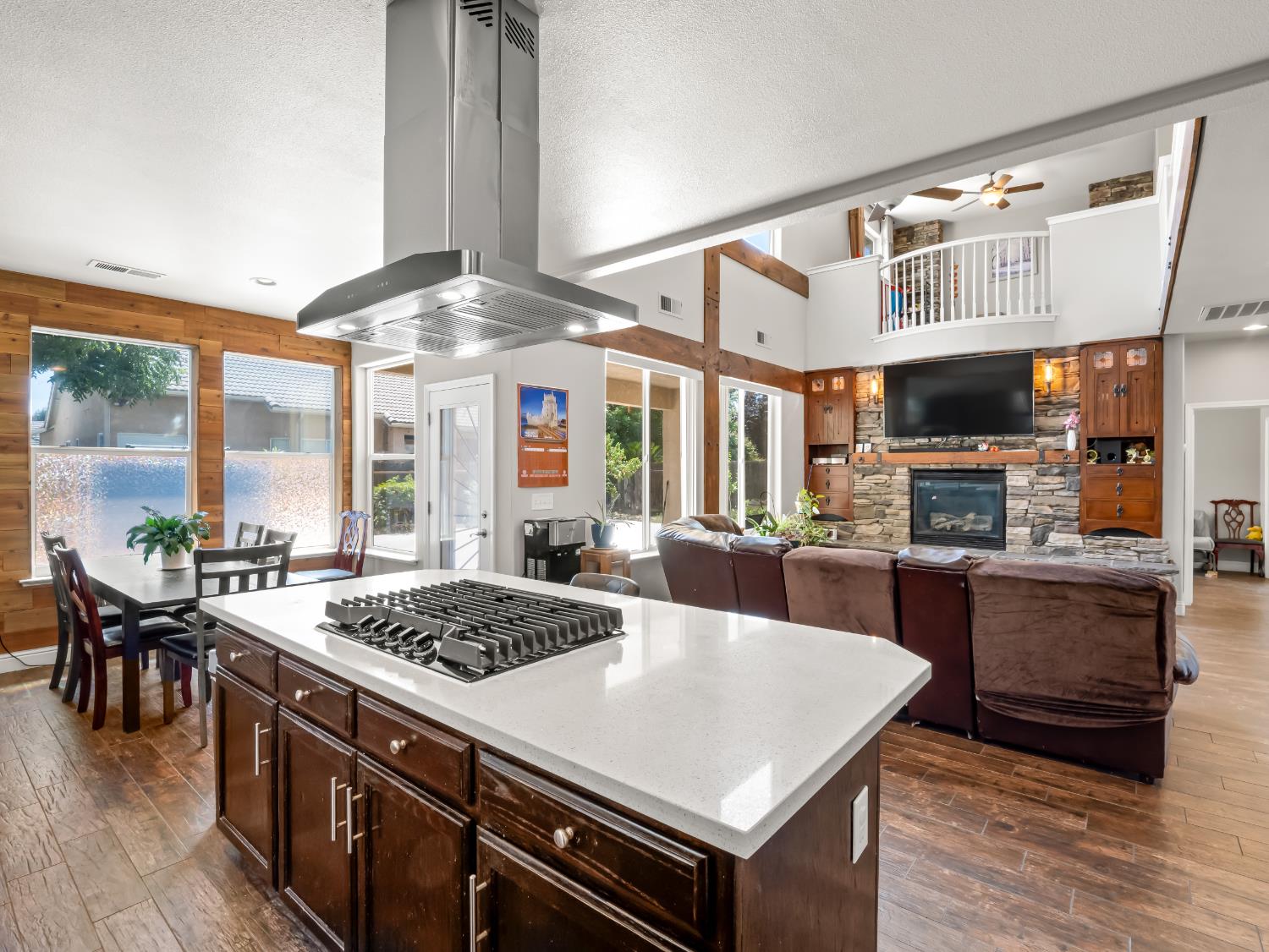 2686 Robinwood Ave, Clovis, CA 93611