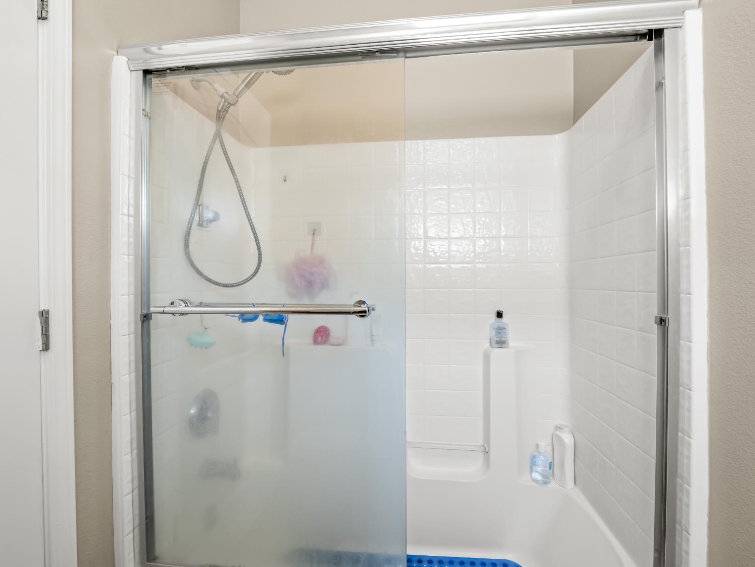 2686 Robinwood Ave, Clovis, CA 93611
