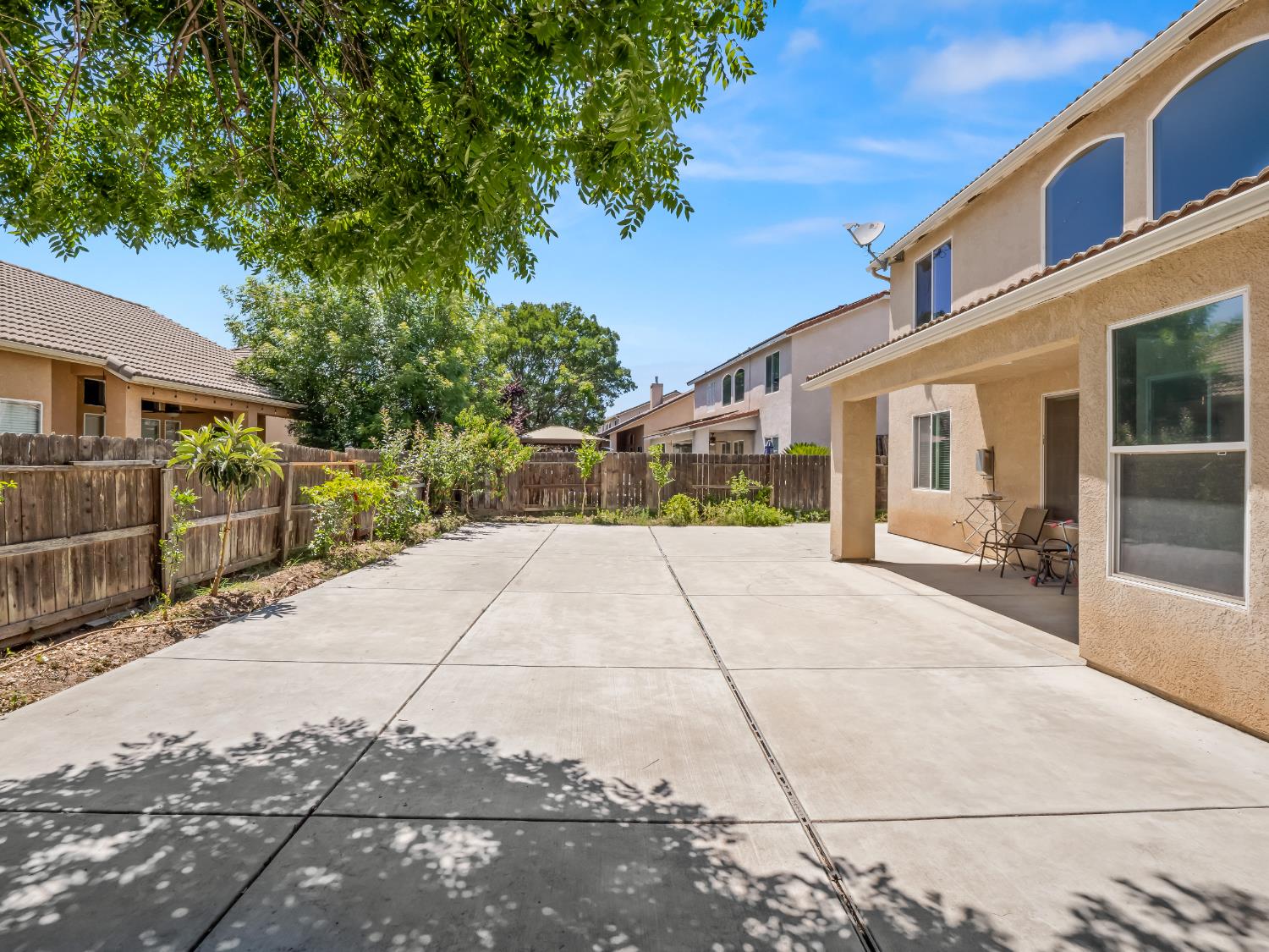 2686 Robinwood Ave, Clovis, CA 93611