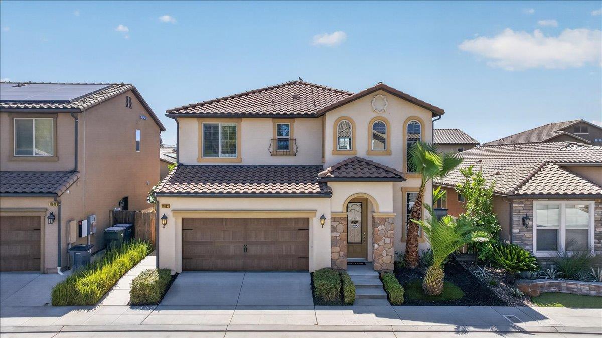 11642 N BELLA VITA Ave, Fresno, CA 93730