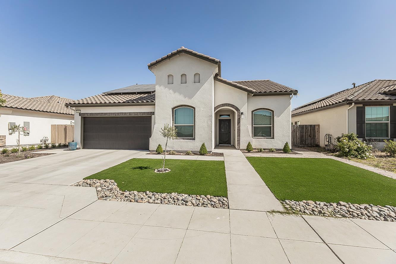 6068 E Laurel Ave, Fresno, CA 93727