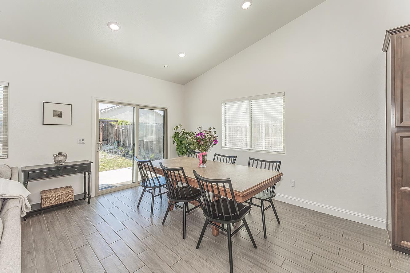 6068 E Laurel Ave, Fresno, CA 93727