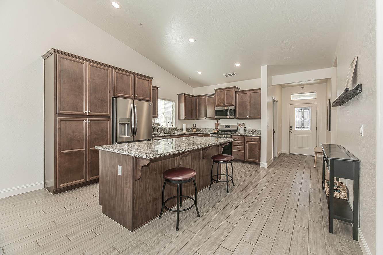 6068 E Laurel Ave, Fresno, CA 93727