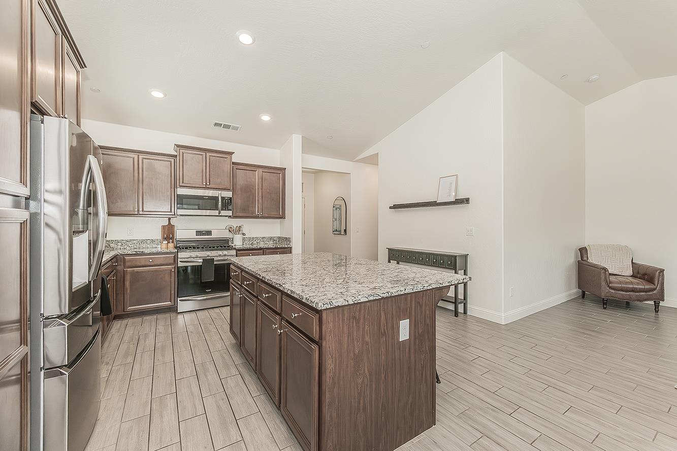 6068 E Laurel Ave, Fresno, CA 93727