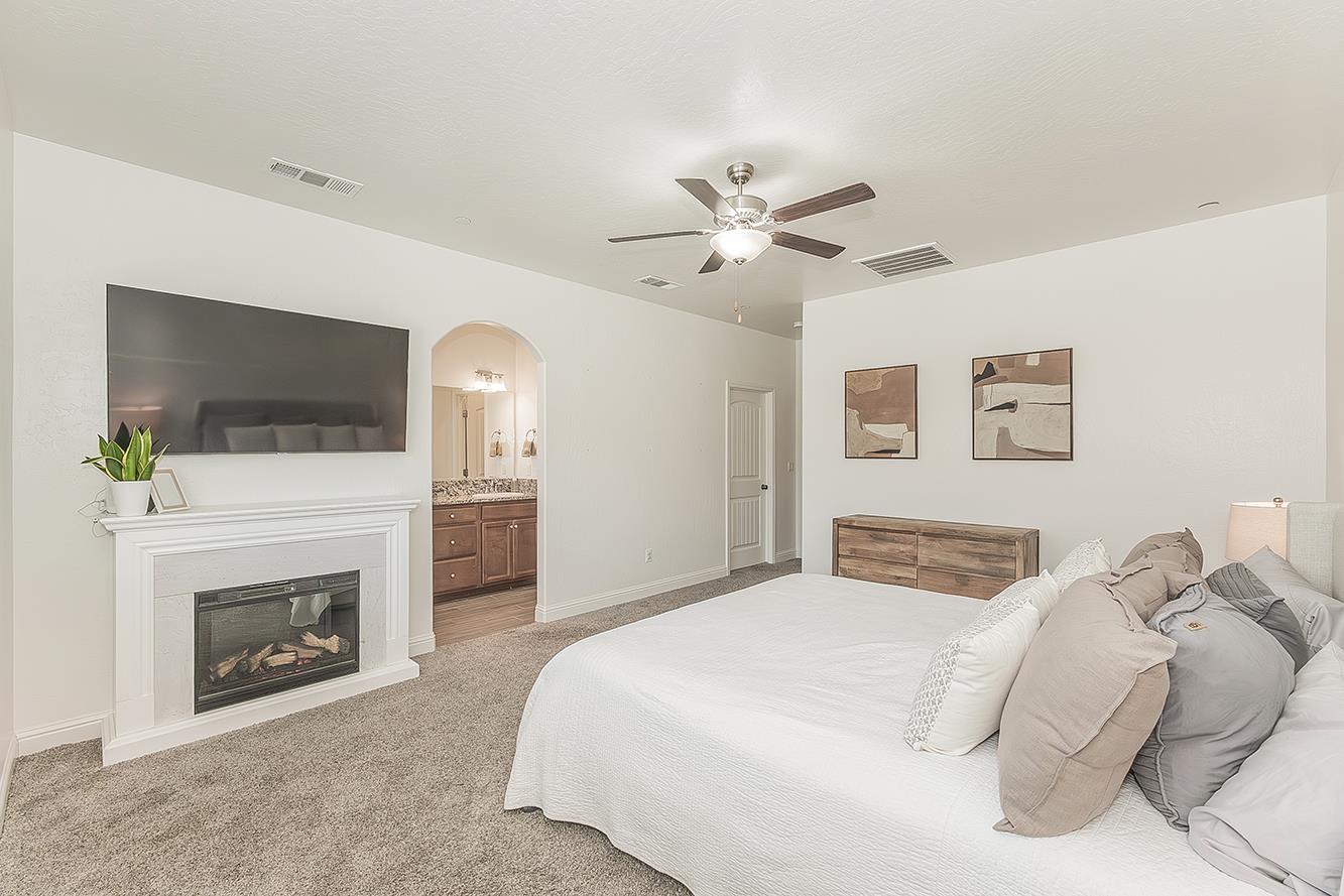 6068 E Laurel Ave, Fresno, CA 93727