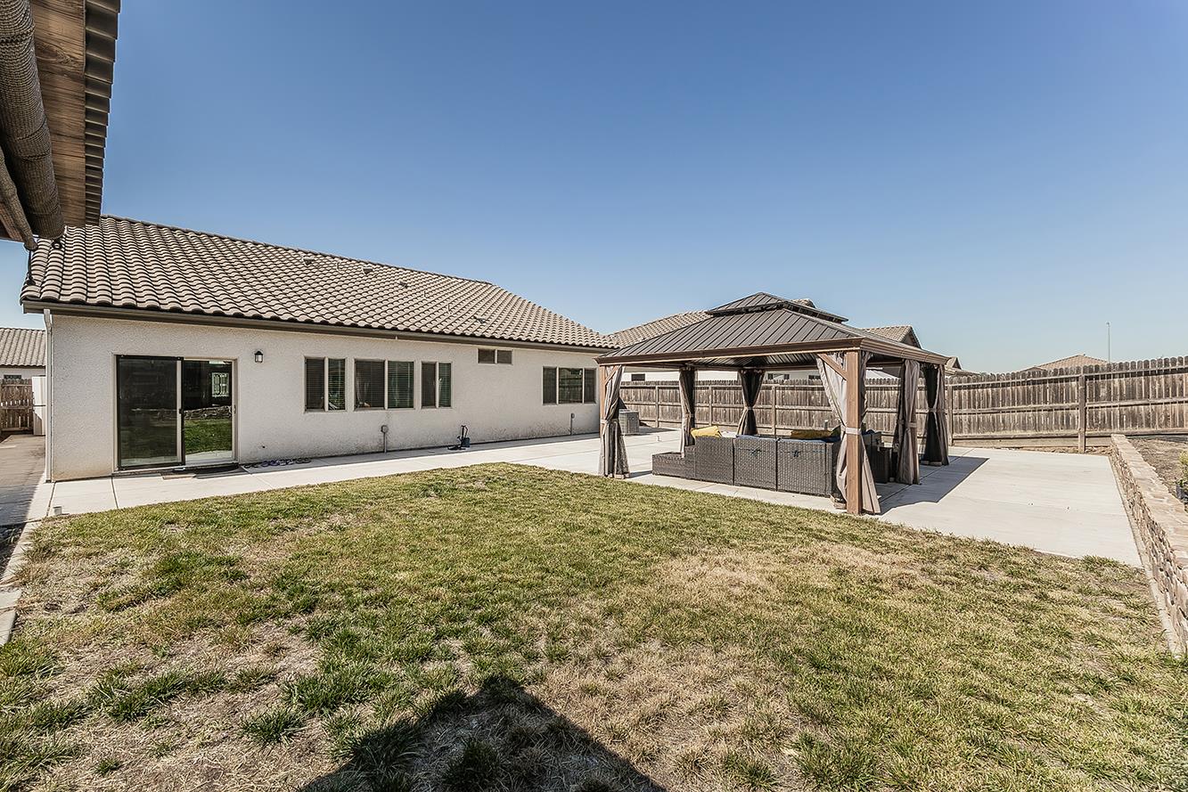 6068 E Laurel Ave, Fresno, CA 93727