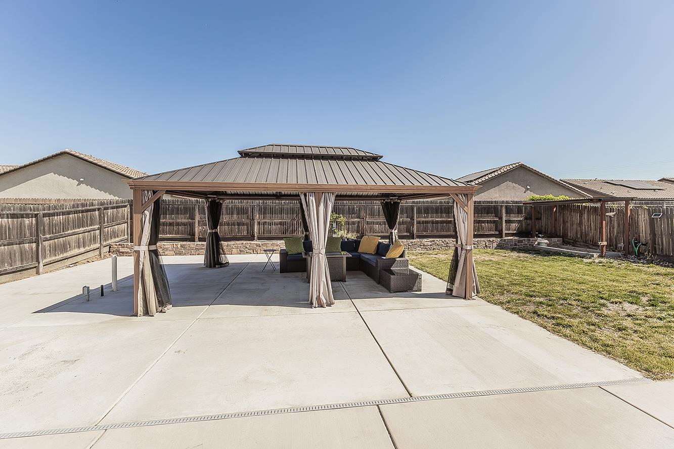 6068 E Laurel Ave, Fresno, CA 93727