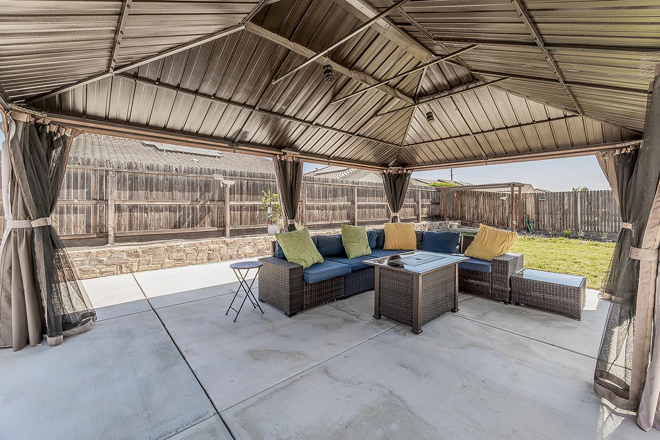 6068 E Laurel Ave, Fresno, CA 93727