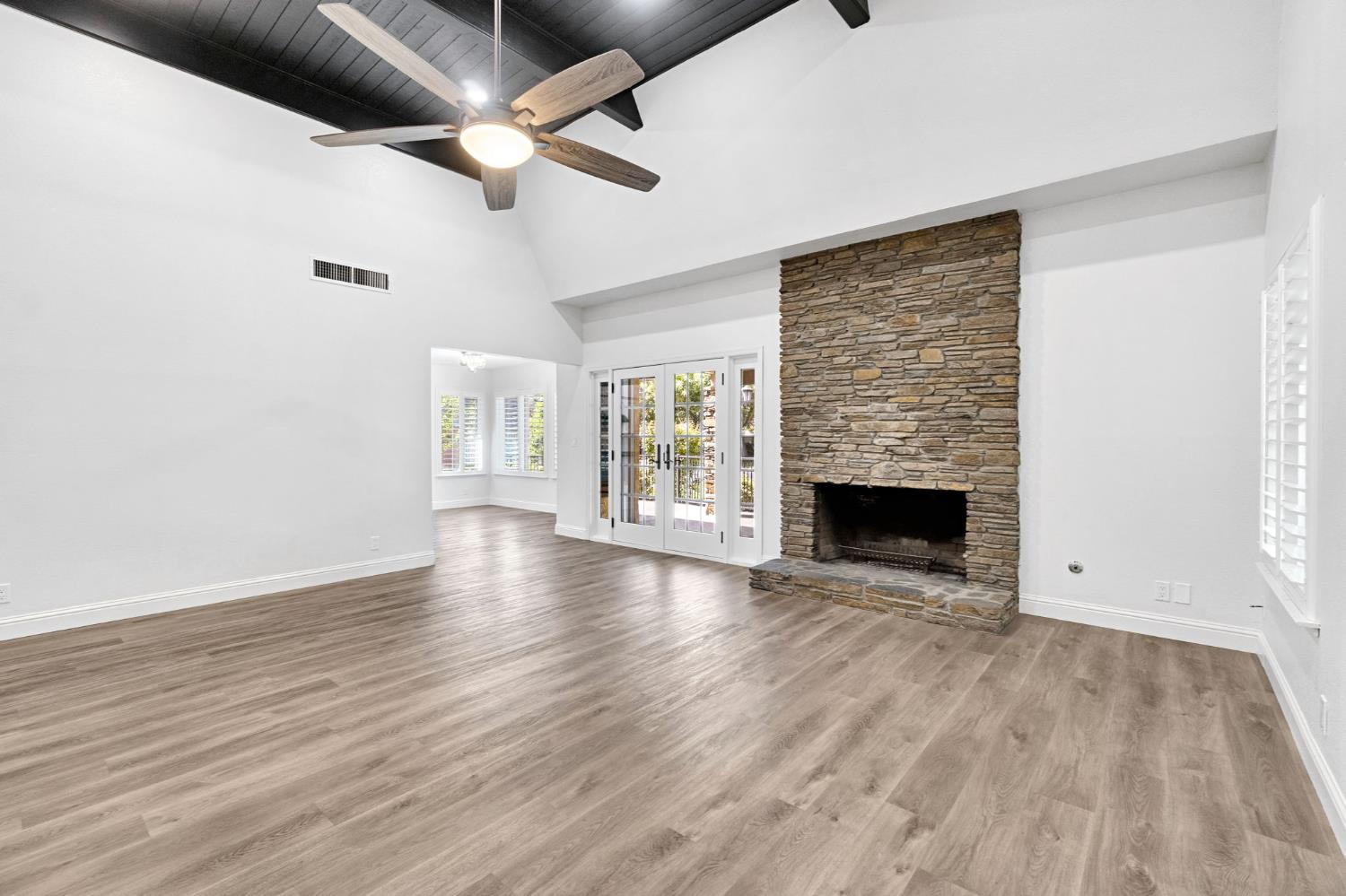 2828 W Compton Ct, Fresno, CA 93711