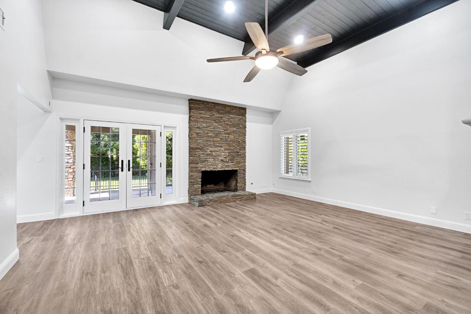 2828 W Compton Ct, Fresno, CA 93711