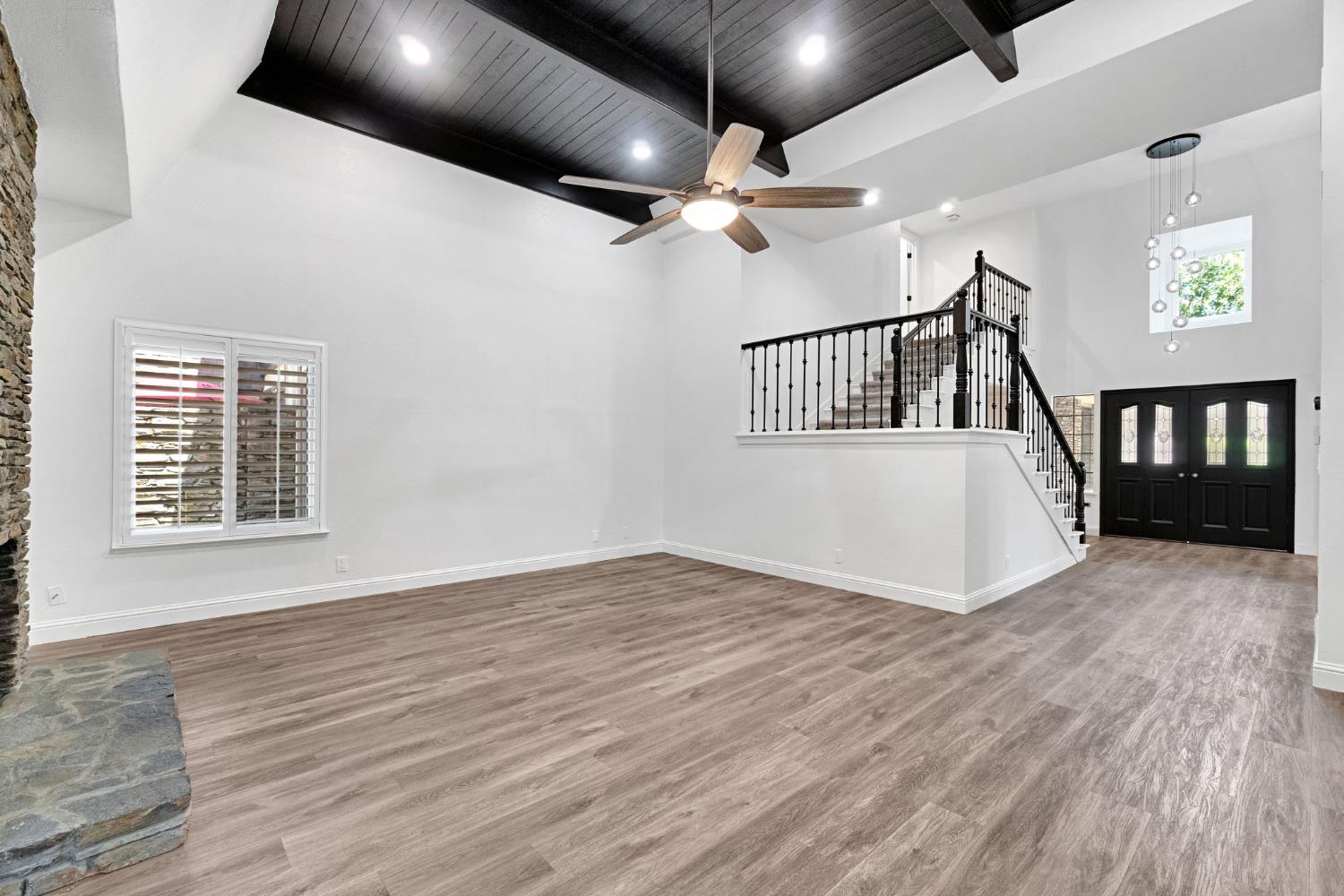 2828 W Compton Ct, Fresno, CA 93711